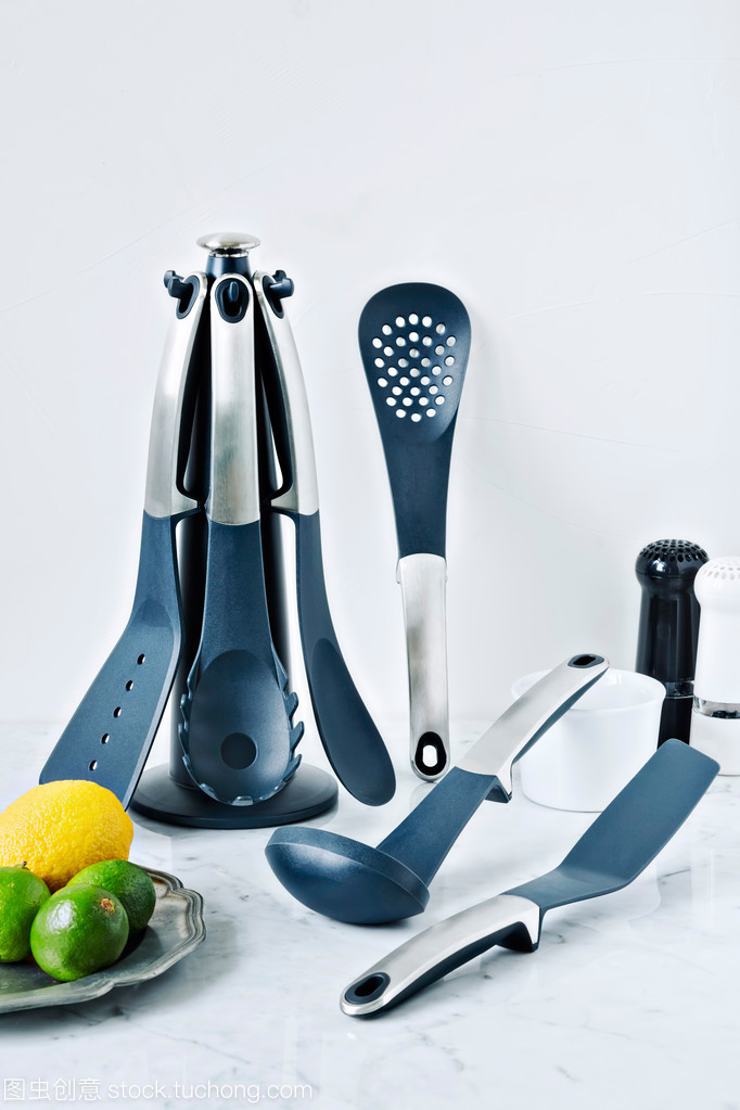 廚房炊具柜臺(tái) 實(shí)用與美觀的完美結(jié)合